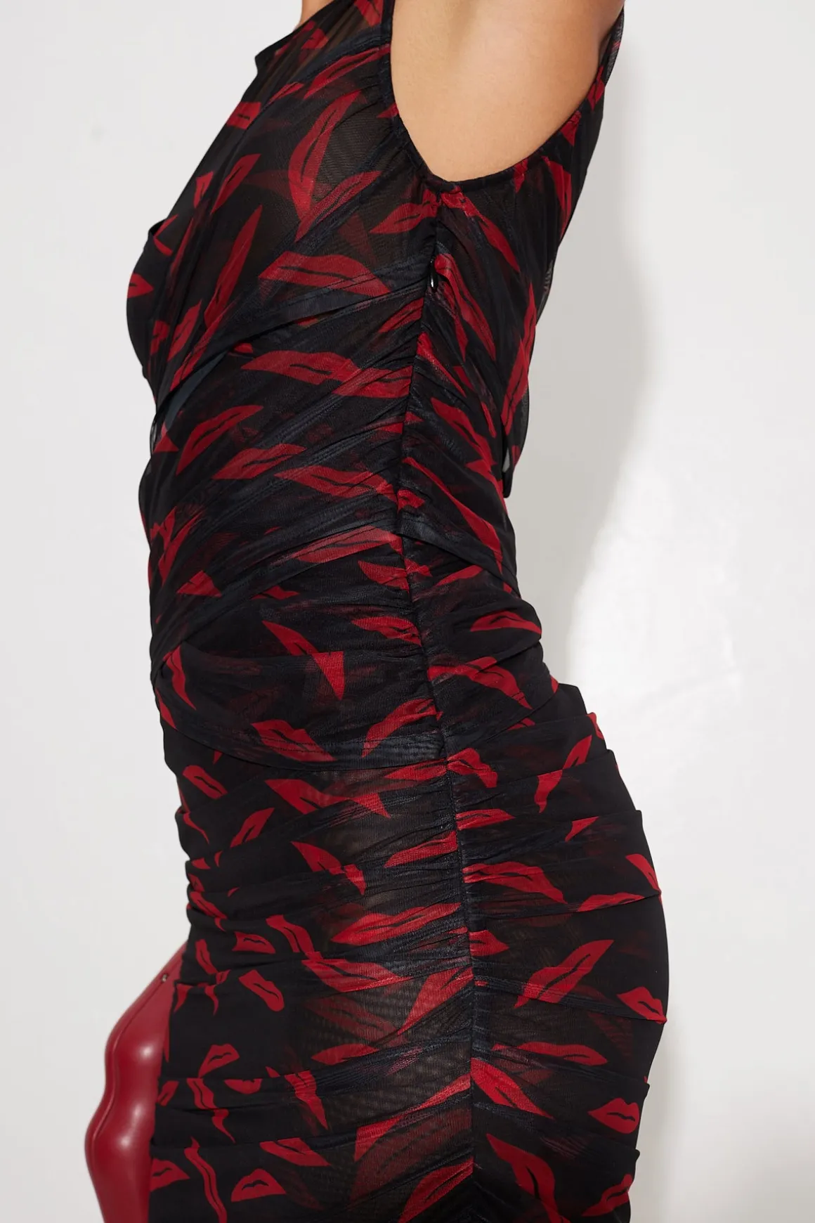 Kinny Mesh Dress in Lip Print